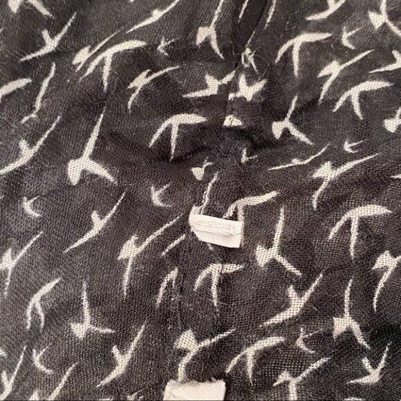 5/$25 Black White Bird Print Infinity Scarf - Picture 6 of 8